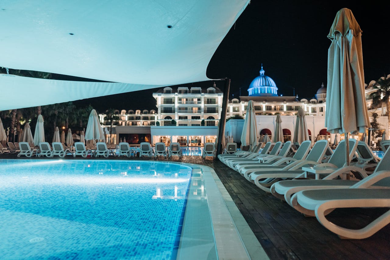 6 Amazing Creative Pool Lighting Ideas to Transform Your Pool After Dark